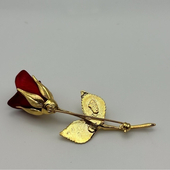Vintage Red Rose and Gold Tone Stem and Leaves Long Brooch Signed - Picture 2 of 6